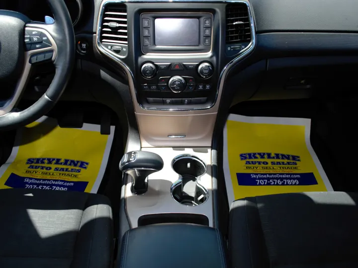 WHITE, 2015 JEEP GRAND CHEROKEE Image 12