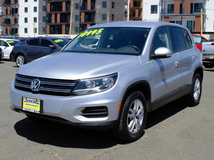 SILVER, 2013 VOLKSWAGEN TIGUAN Image 8