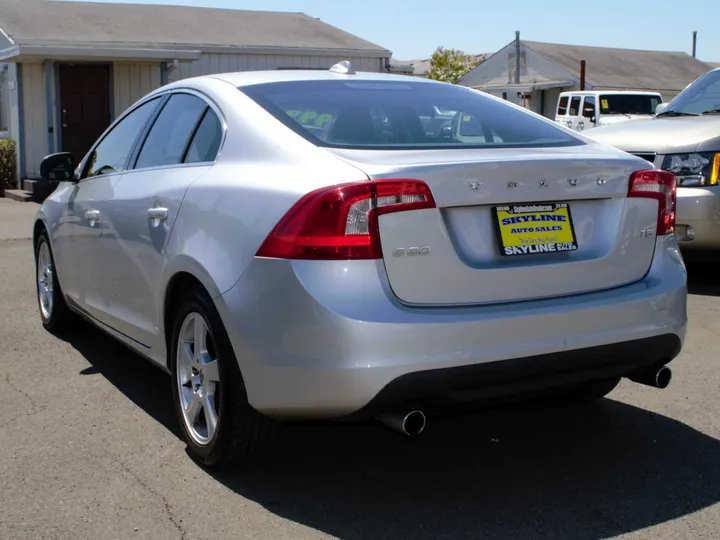 SILVER, 2012 VOLVO S60 Image 5