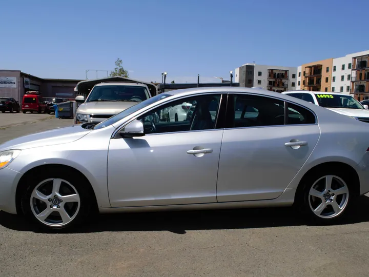 SILVER, 2012 VOLVO S60 Image 6