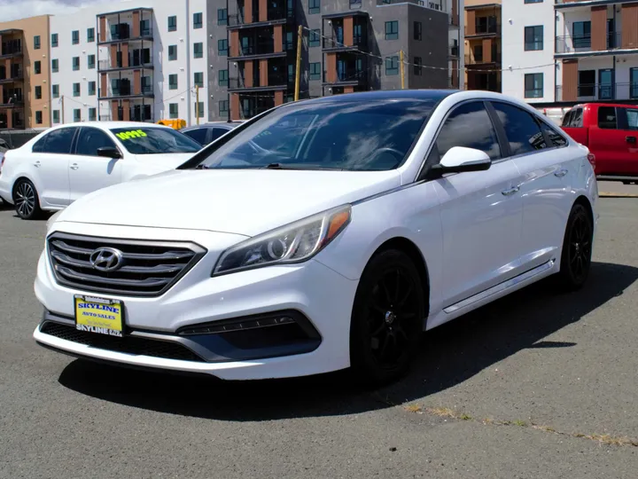 WHITE, 2015 HYUNDAI SONATA Image 8