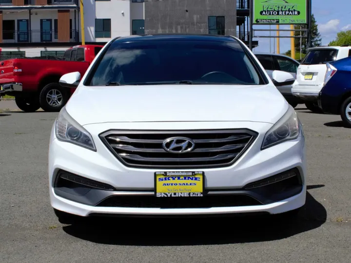 WHITE, 2015 HYUNDAI SONATA Image 9