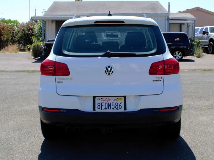 WHITE, 2018 VOLKSWAGEN TIGUAN LIMITED Image 4