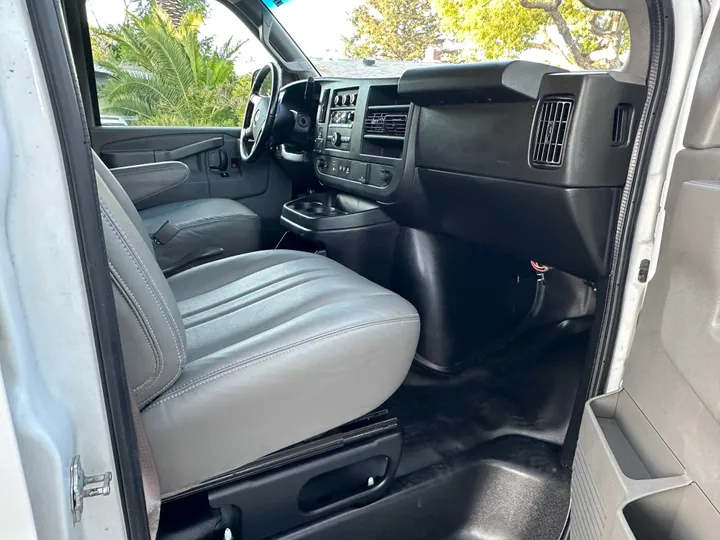 2019 CHEVROLET EXPRESS 2500 CARGO Image 11