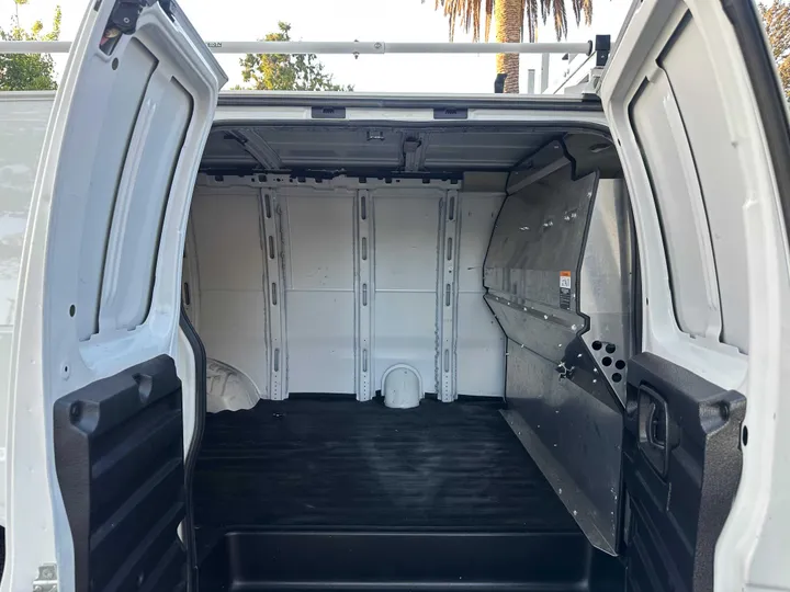 2019 CHEVROLET EXPRESS 2500 CARGO Image 17