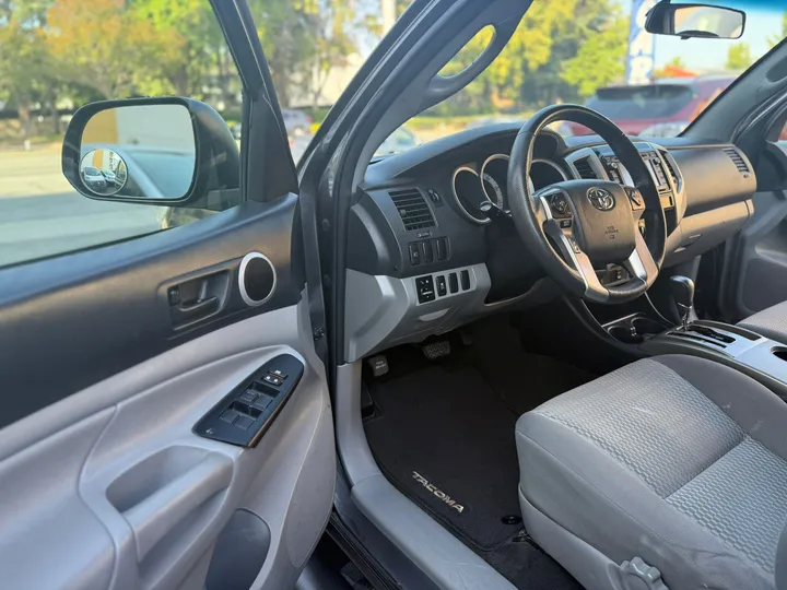 2015 TOYOTA TACOMA DOUBLE CAB Image 11
