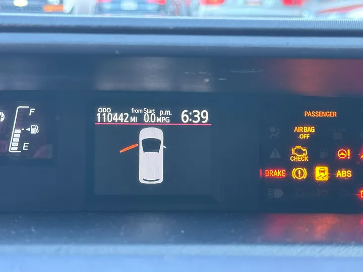 2016 TOYOTA PRIUS C Image 16