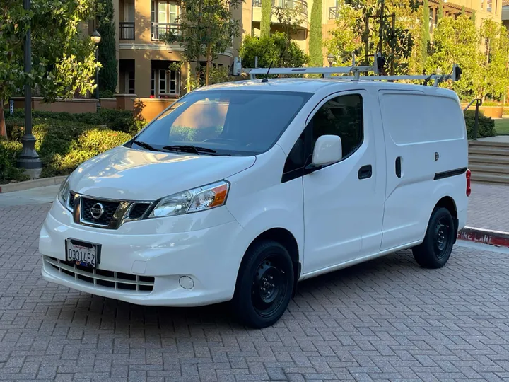 2017 NISSAN NV200 Image 1