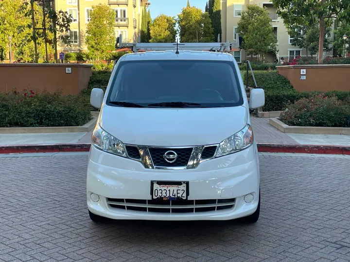 2017 NISSAN NV200 Image 2