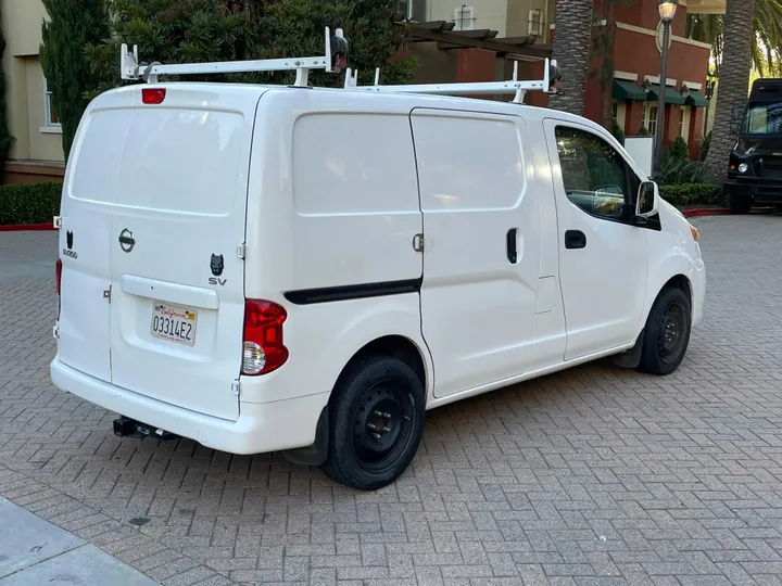 2017 NISSAN NV200 Image 6