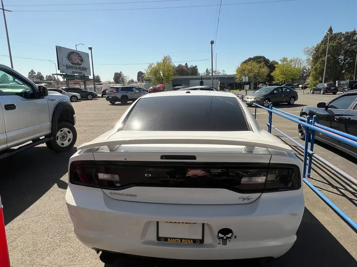 WHITE, 2014 DODGE CHARGER Image 3