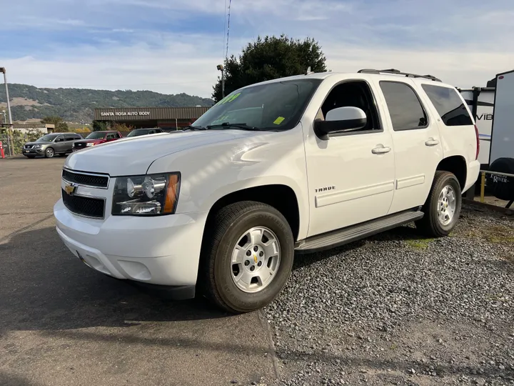 WHITE, 2013 CHEVROLET TAHOE Image 4