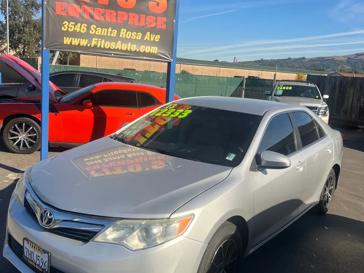 SILVER, 2013 TOYOTA CAMRY Image 1