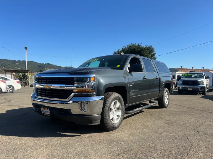 GREY, 2018 CHEVROLET SILVERADO 1500 CREW CAB Image 2