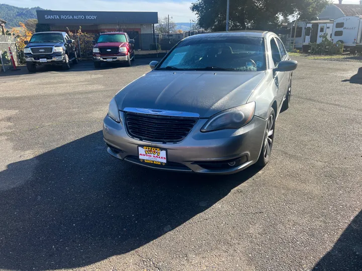 2012 CHRYSLER 200 Image 5