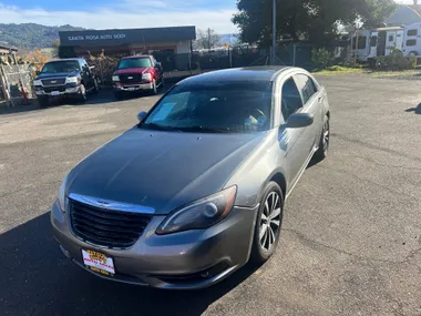 2012 CHRYSLER 200 Image 11