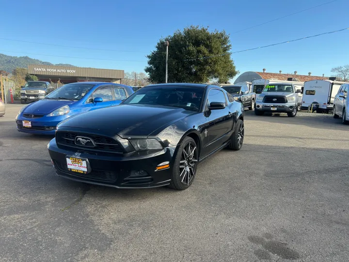 BLACK, 2013 FORD MUSTANG Image 1