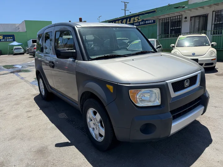 GOLD, 2004 HONDA ELEMENT Image 2