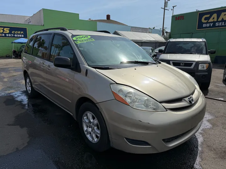 N / A, 2008 TOYOTA SIENNA Image 2
