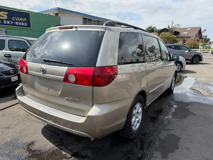 N / A, 2008 TOYOTA SIENNA Image 3