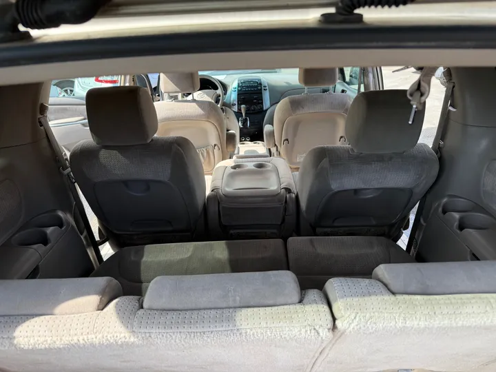 N / A, 2008 TOYOTA SIENNA Image 9