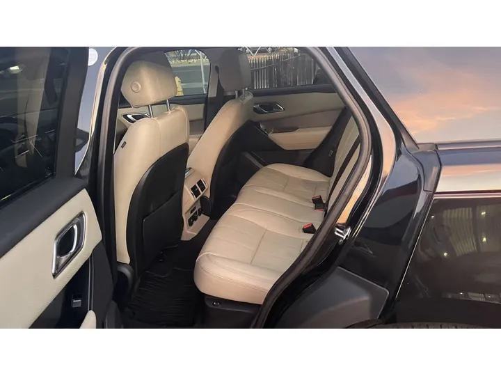 BLACK, 2018 LAND ROVER RANGE ROVER VEL Image 11