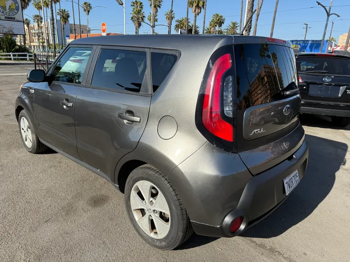 GRAY, 2016 KIA SOUL Image 3