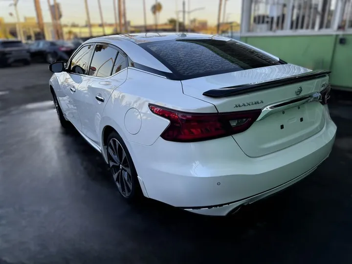 WHITE, 2016 NISSAN MAXIMA Image 14