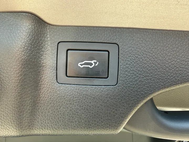 2017 HYUNDAI SANTA FE SPORT Image 18