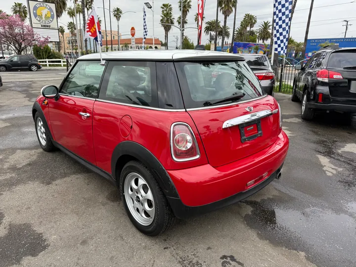 RED, 2013 MINI HARDTOP Image 3