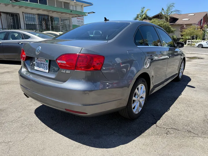 GRAY, 2013 VOLKSWAGEN JETTA Image 4