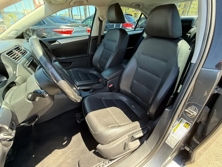 GRAY, 2013 VOLKSWAGEN JETTA Image 8