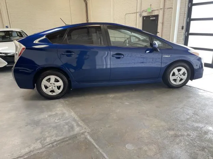 BLUE, 2010 TOYOTA PRIUS Image 10