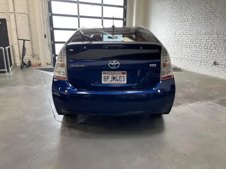 BLUE, 2010 TOYOTA PRIUS Image 7