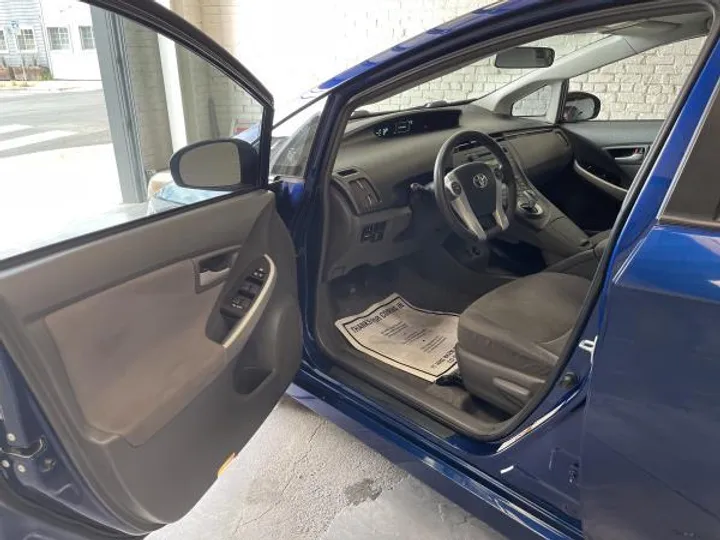 BLUE, 2010 TOYOTA PRIUS Image 13