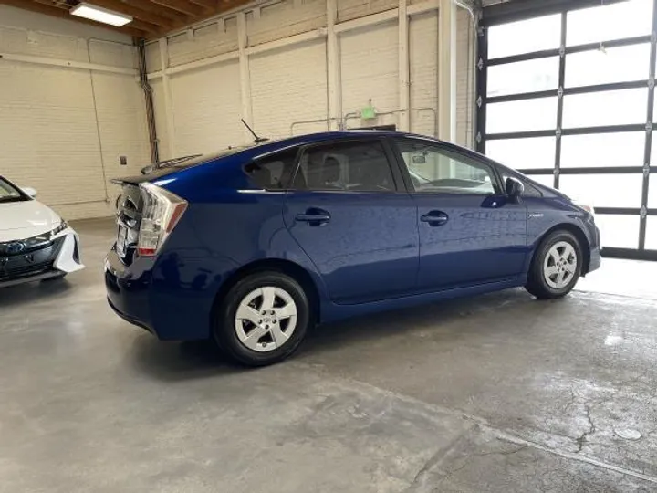 BLUE, 2010 TOYOTA PRIUS Image 9