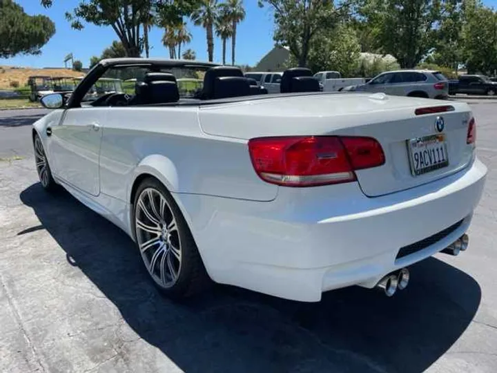 WHITE, 2010 BMW M3 Image 7