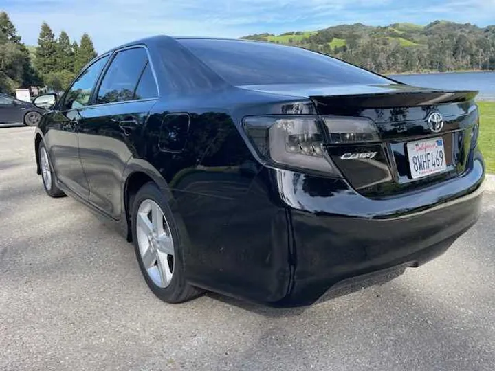 BLACK, 2013 TOYOTA CAMRY Image 3