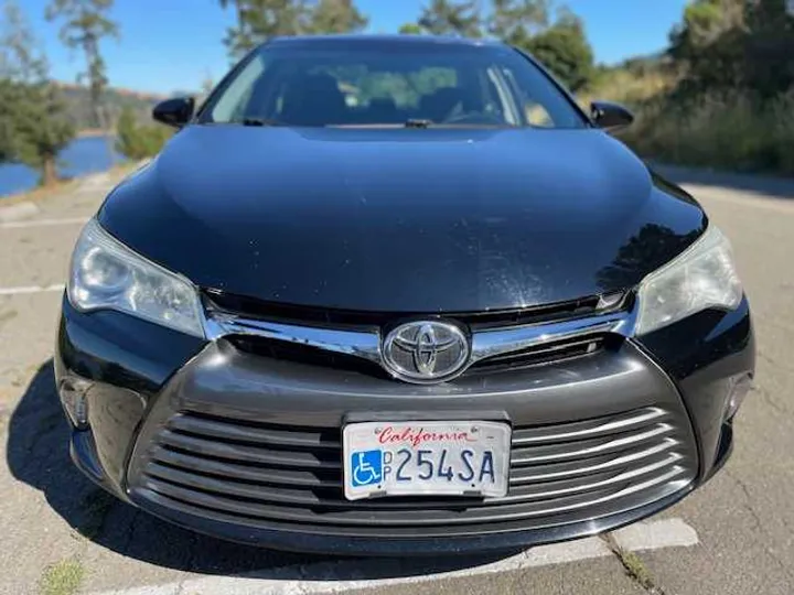 BLACK, 2017 TOYOTA CAMRY Image 6