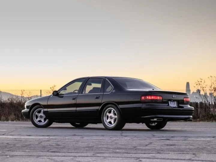 BLACK, 1996 CHEVROLET IMPALA SS Image 4