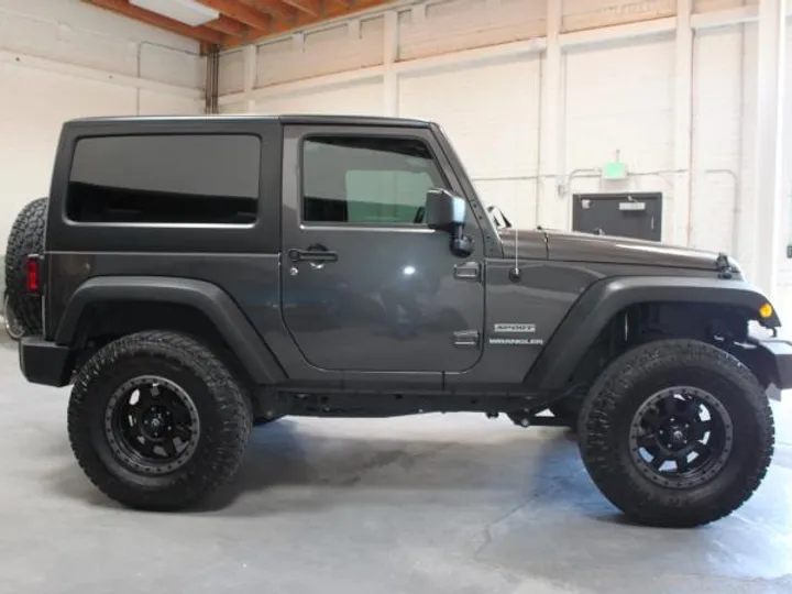 GRAY, 2017 JEEP WRANGLER Image 6