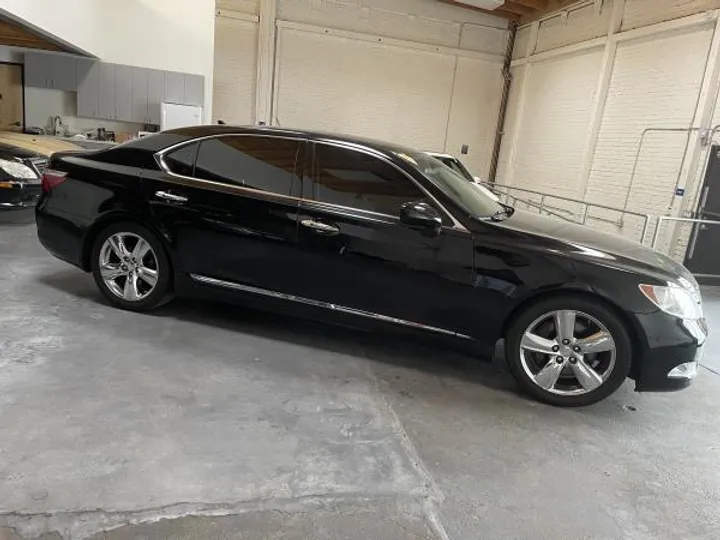 BLACK, 2007 LEXUS LS 460 Image 5