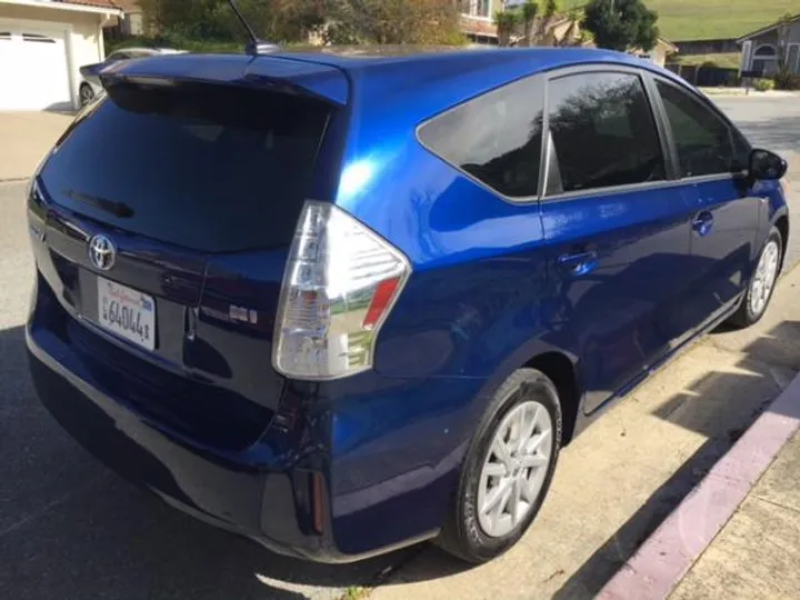 BLUE, 2012 TOYOTA PRIUS V Image 3