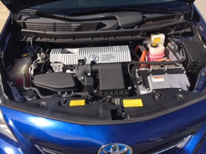 BLUE, 2012 TOYOTA PRIUS V Image 6