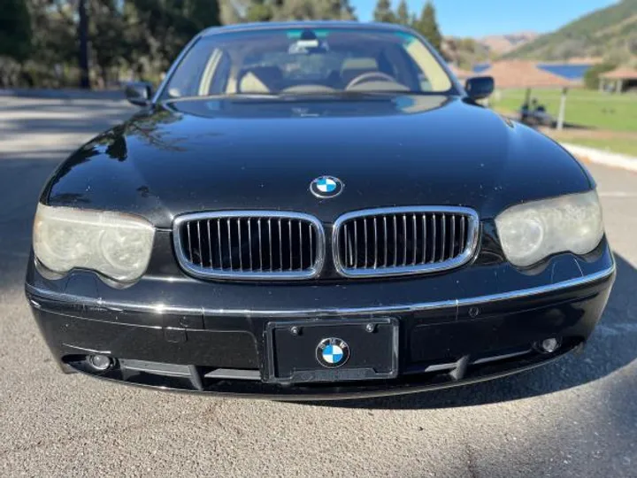 BLACK, 2002 BMW 7 SERIES Image 4