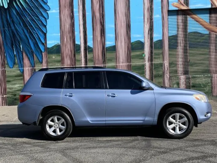 BLUE, 2008 TOYOTA HIGHLANDER Image 6