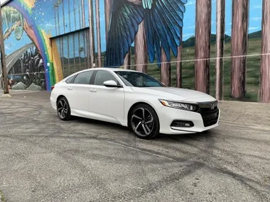 WHITE, 2018 HONDA ACCORD Image 