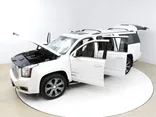 White Frost Tricoat, 2016 GMC YUKON XL Thumnail Image 18