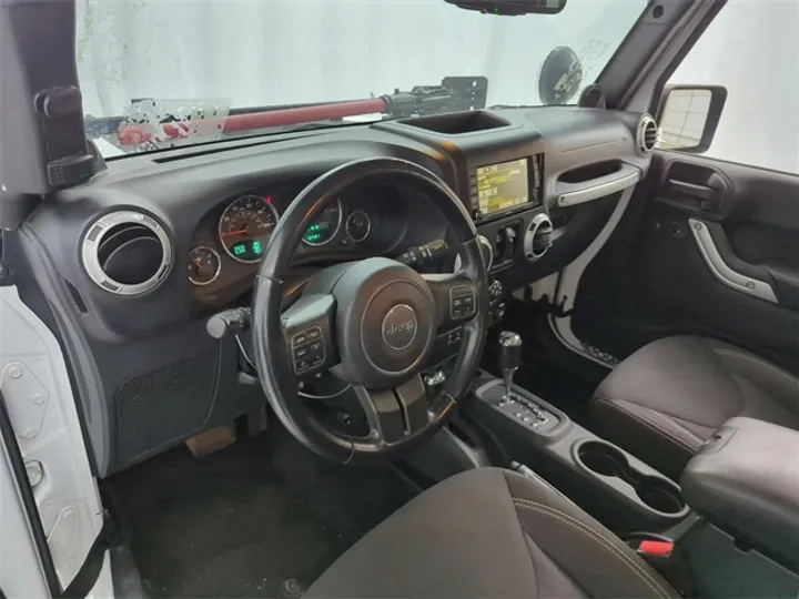 Bright White Clearcoat, 2014 JEEP WRANGLER Image 9