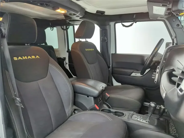 Bright White Clearcoat, 2014 JEEP WRANGLER Image 15